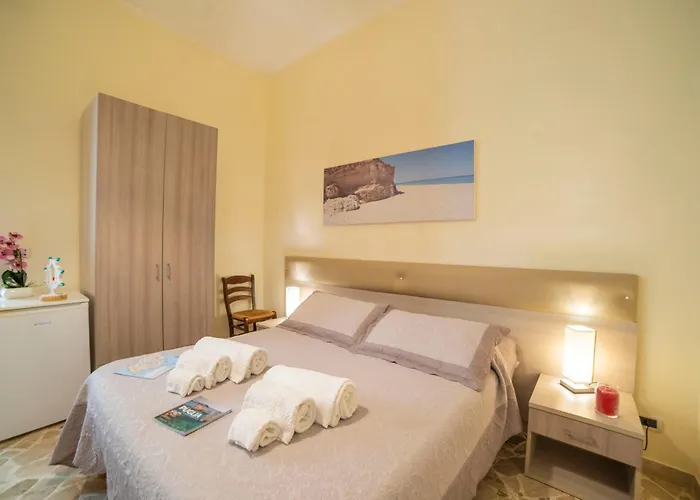 A Due Passi فندق مبيت وإفطار أوترانتو